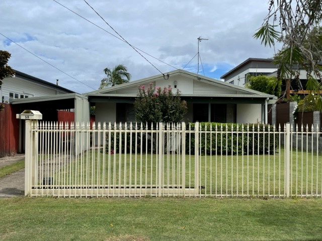 2 bedrooms House in 58 Victor Avenue PARADISE POINT QLD, 4216
