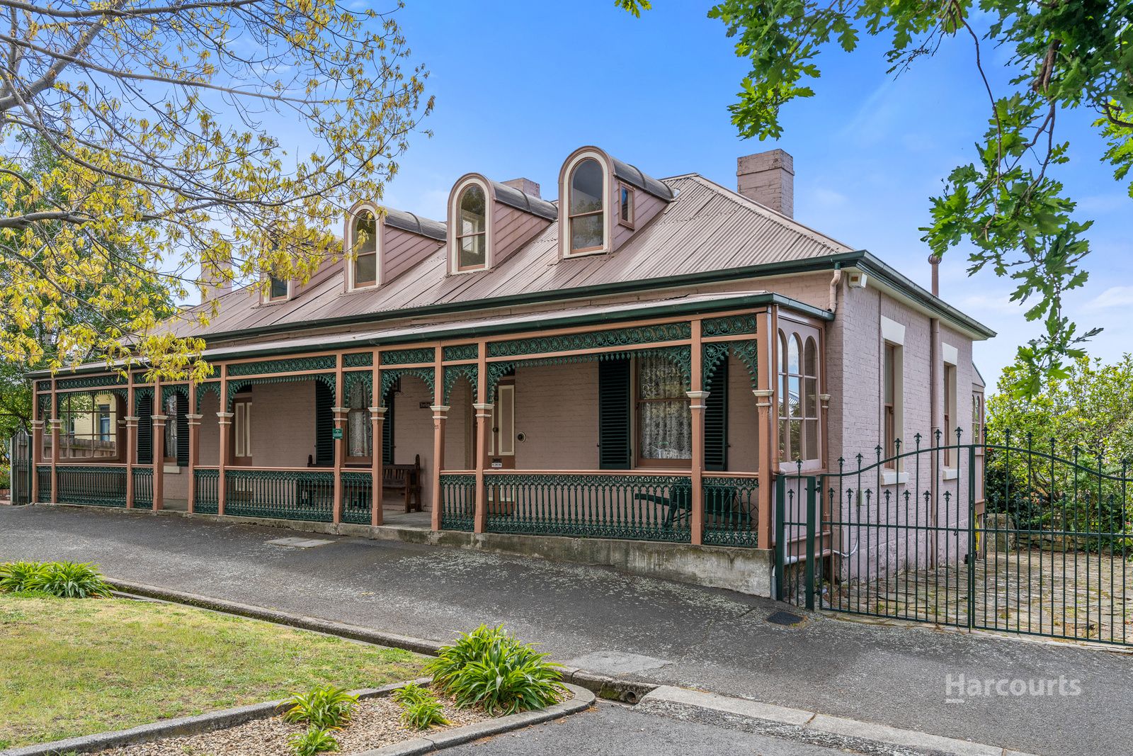 4 bedrooms House in 11 Waterloo Crescent BATTERY POINT TAS, 7004