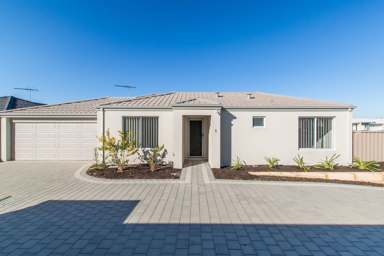 5/2 Positano Crescent, YANGEBUP WA 6164, Image 1