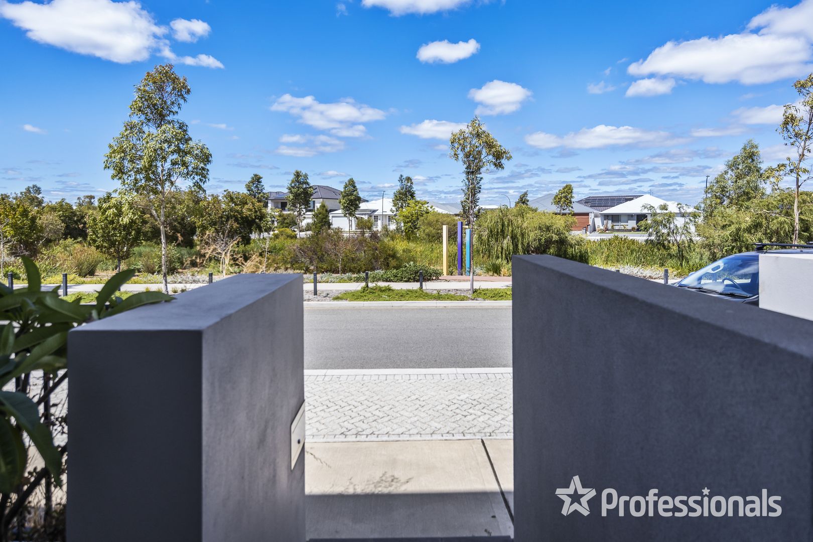 27 Livorno Boulevard, Piara Waters WA 6112, Image 2