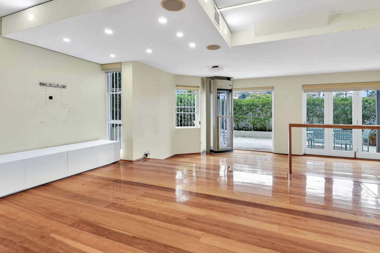 Primary image of 4 Winslow Lane, Kirribilli NSW 2061