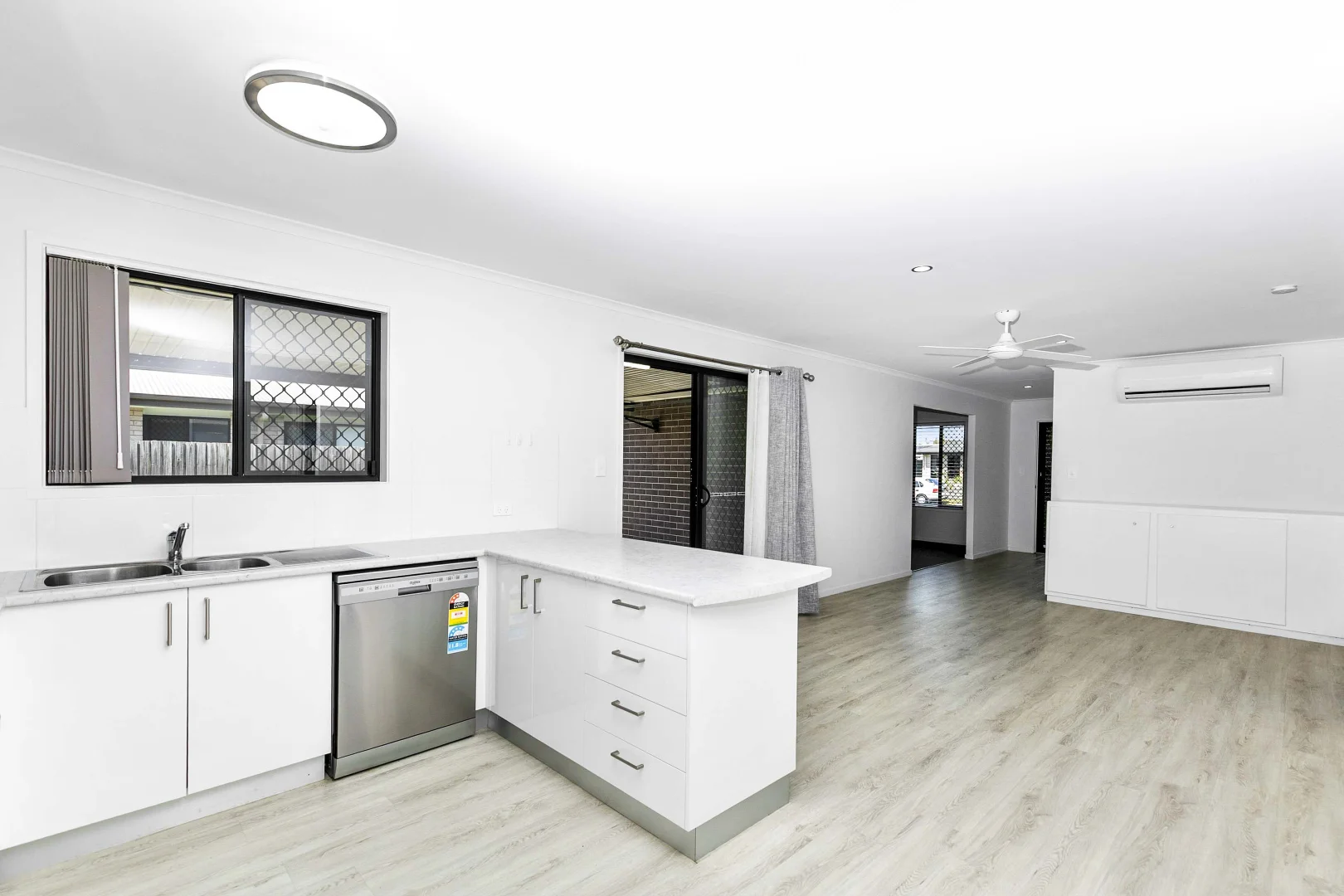 Additional image 9 of 24 Larissa Way, Urangan QLD 4655