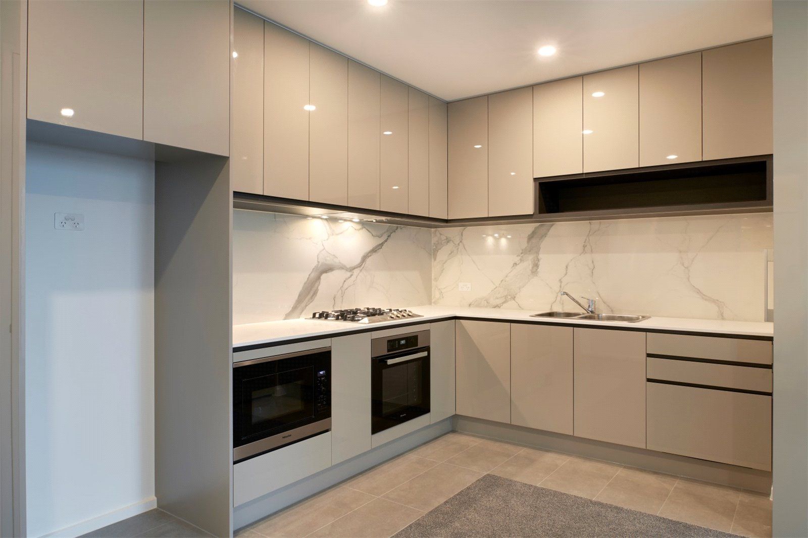 2 bedrooms Apartment / Unit / Flat in 4706/560 Lonsdale Street MELBOURNE VIC, 3000