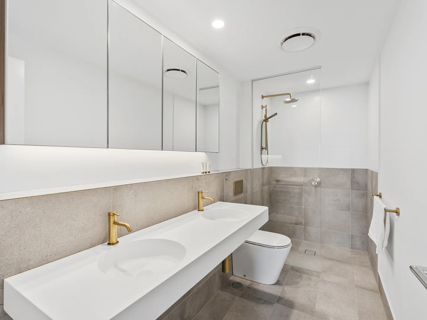 Additional image 7 of 502/372-374 Marine Parade, Labrador QLD 4215