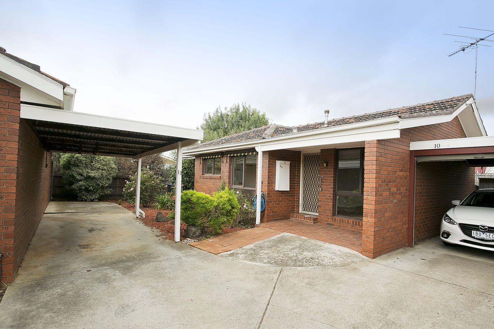 11/31-33 Deutgam Street, Werribee VIC 3030