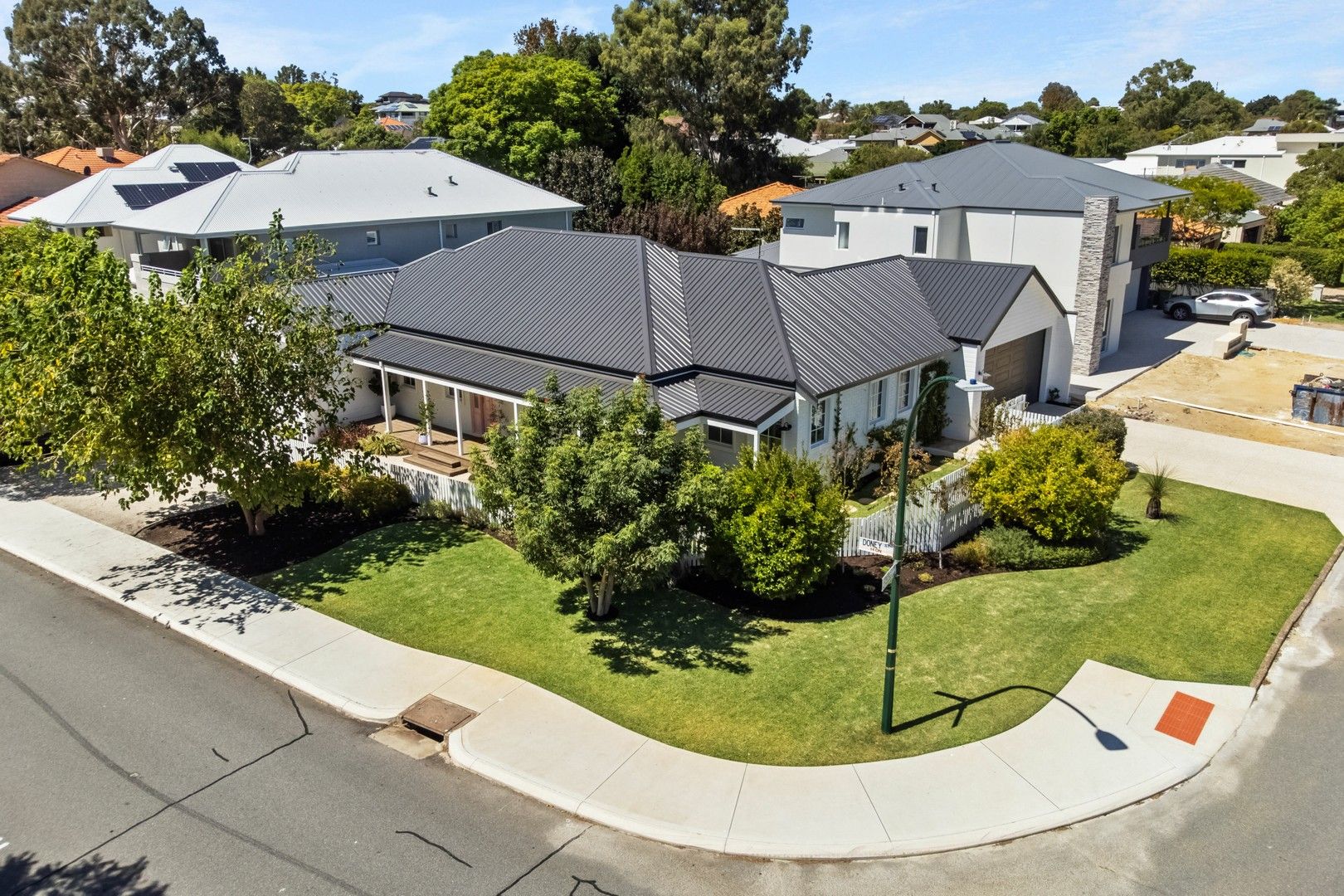 14 Doney Street, Alfred Cove WA 6154, Image 0