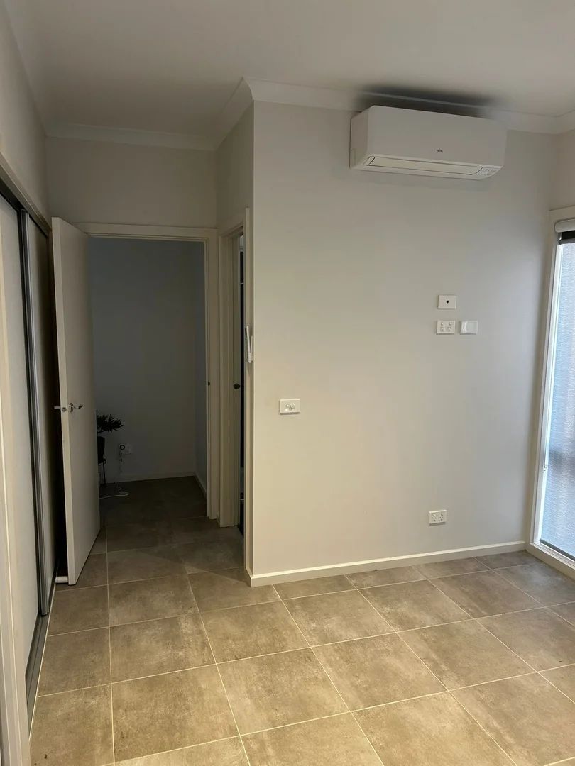 Additional image 10 of 53 QUEEN CIRCUIT, Sunshine VIC 3020