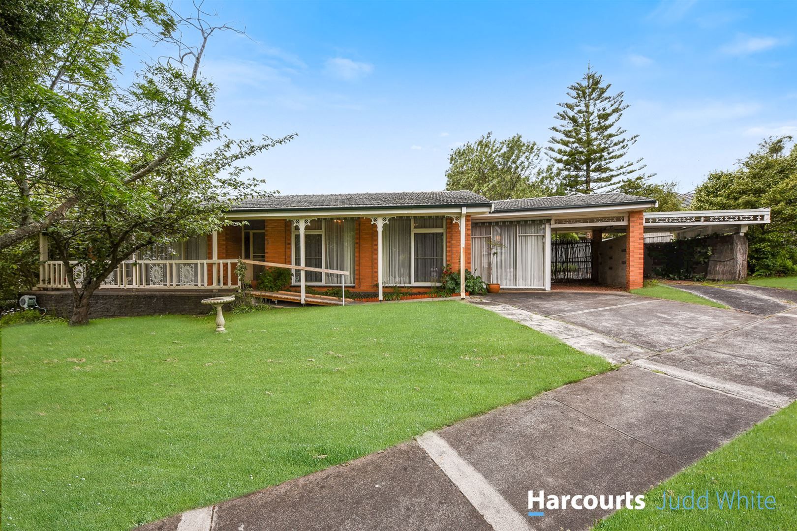 4 bedrooms House in 8 Ivy Court MOUNT WAVERLEY VIC, 3149