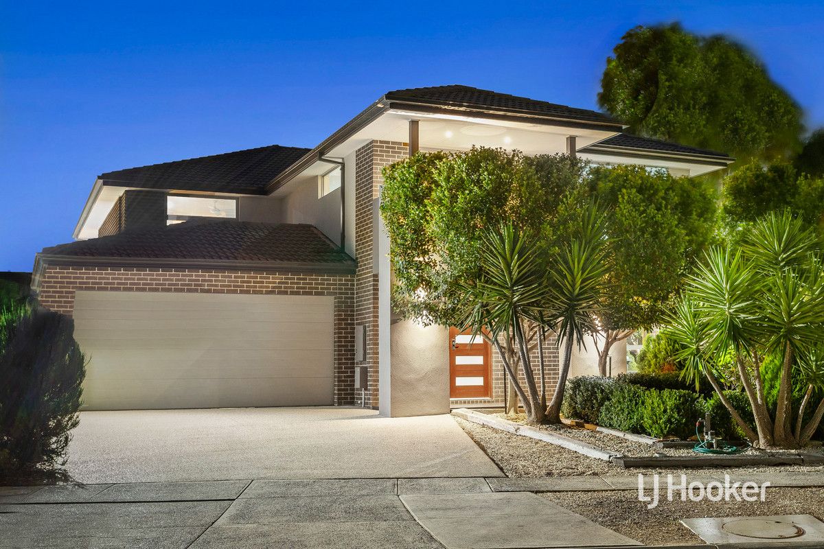 5 bedrooms House in 11 Royal Circuit POINT COOK VIC, 3030