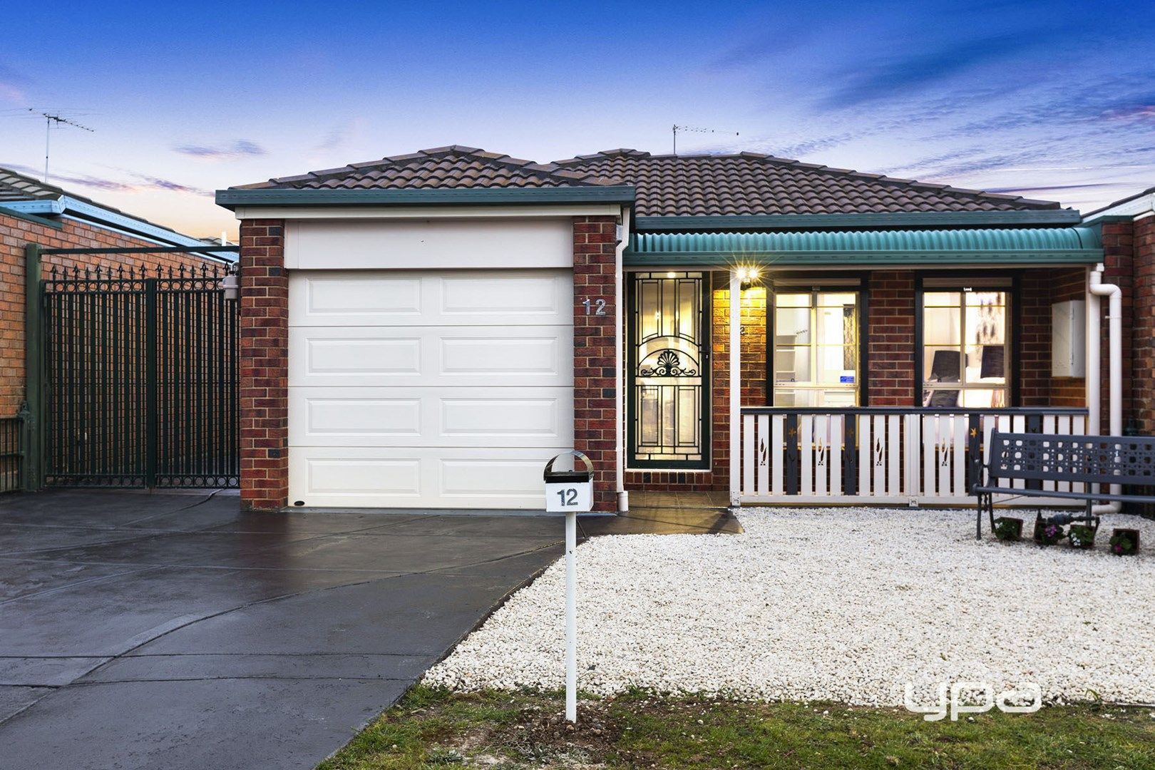 12 Strickland Crescent, Burnside VIC 3023, Image 0