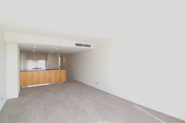 2 bedrooms Apartment / Unit / Flat in 715/2a Elizabeth Bay Road ELIZABETH BAY NSW, 2011
