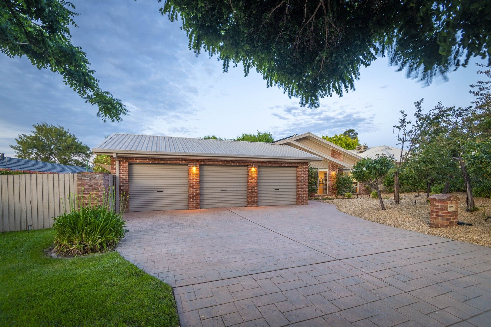 4 Mariners Court, Jerrabomberra NSW 2619, Image 0