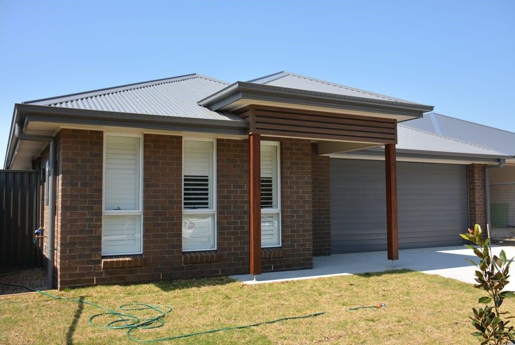 4 bedrooms House in 20 Clinton Way HAMLYN TERRACE NSW, 2259