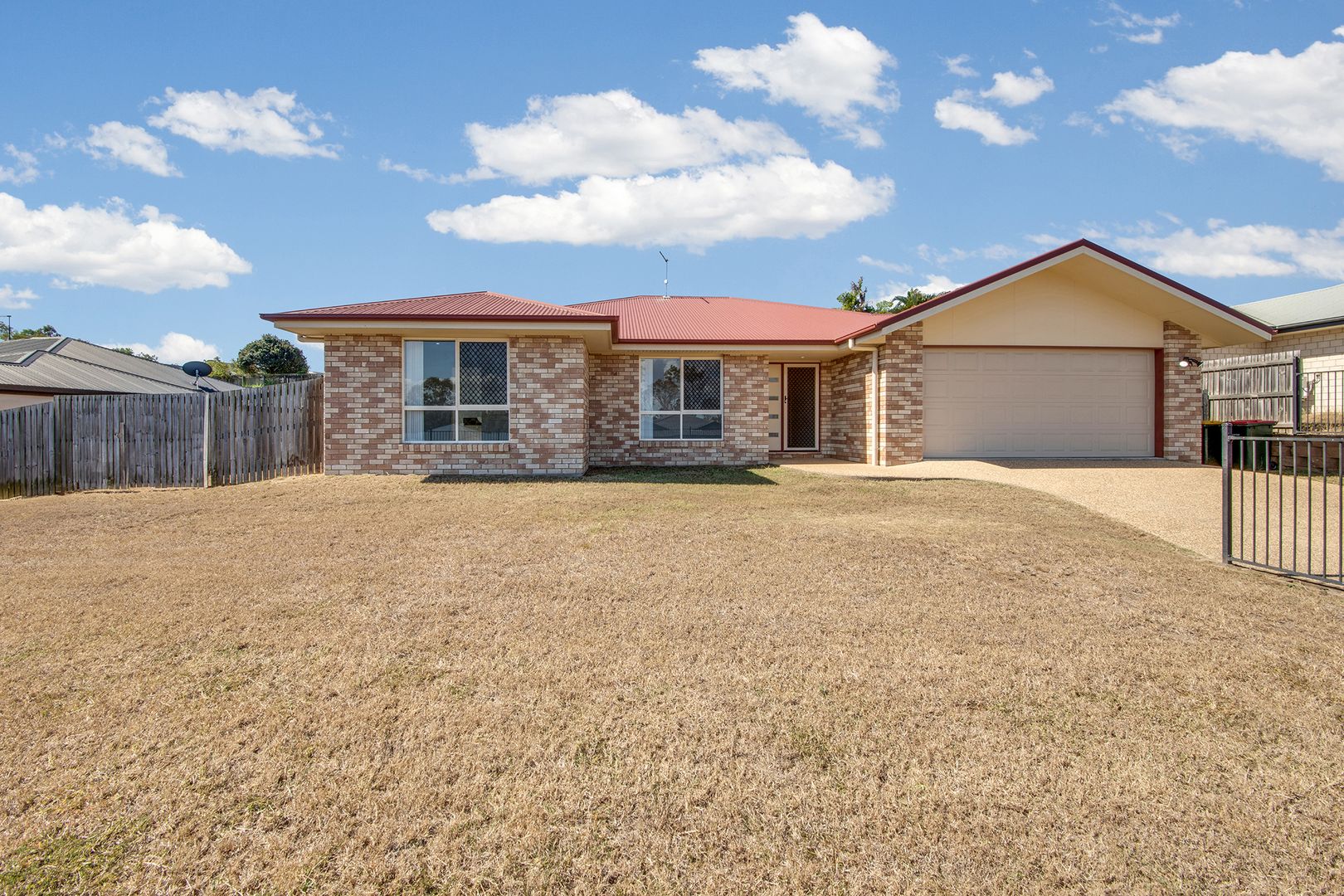 7 Dartmouth Close, Clinton QLD 4680, Image 2