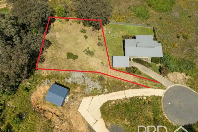 Picture of 18 Eberlin Place, TUMUT NSW 2720
