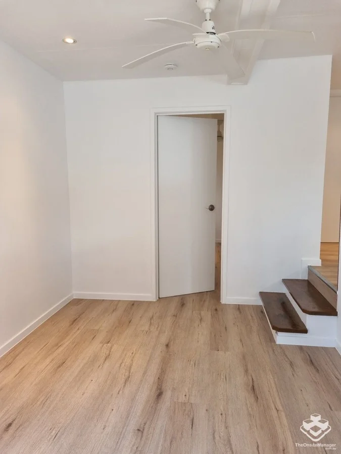 Additional image 3 of 34 William Parade, Fairfield QLD 4103