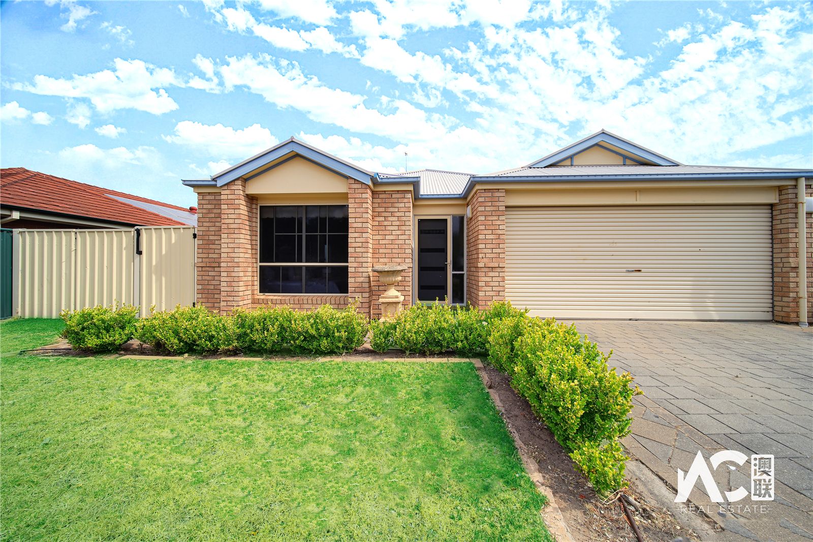 5 bedrooms House in 3 Trinity Way OAKDEN SA, 5086