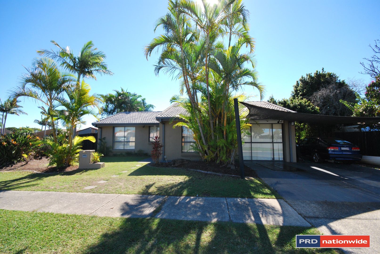 37 Cumberland Drive, Varsity Lakes Property History & Address