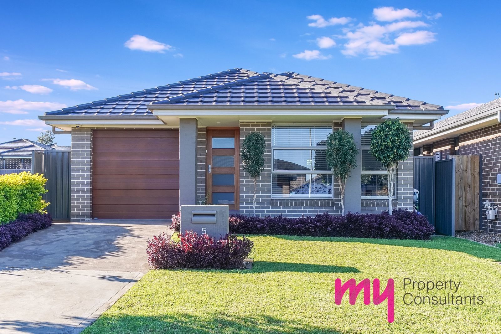 4 bedrooms House in 5 Fleming Street SPRING FARM NSW, 2570