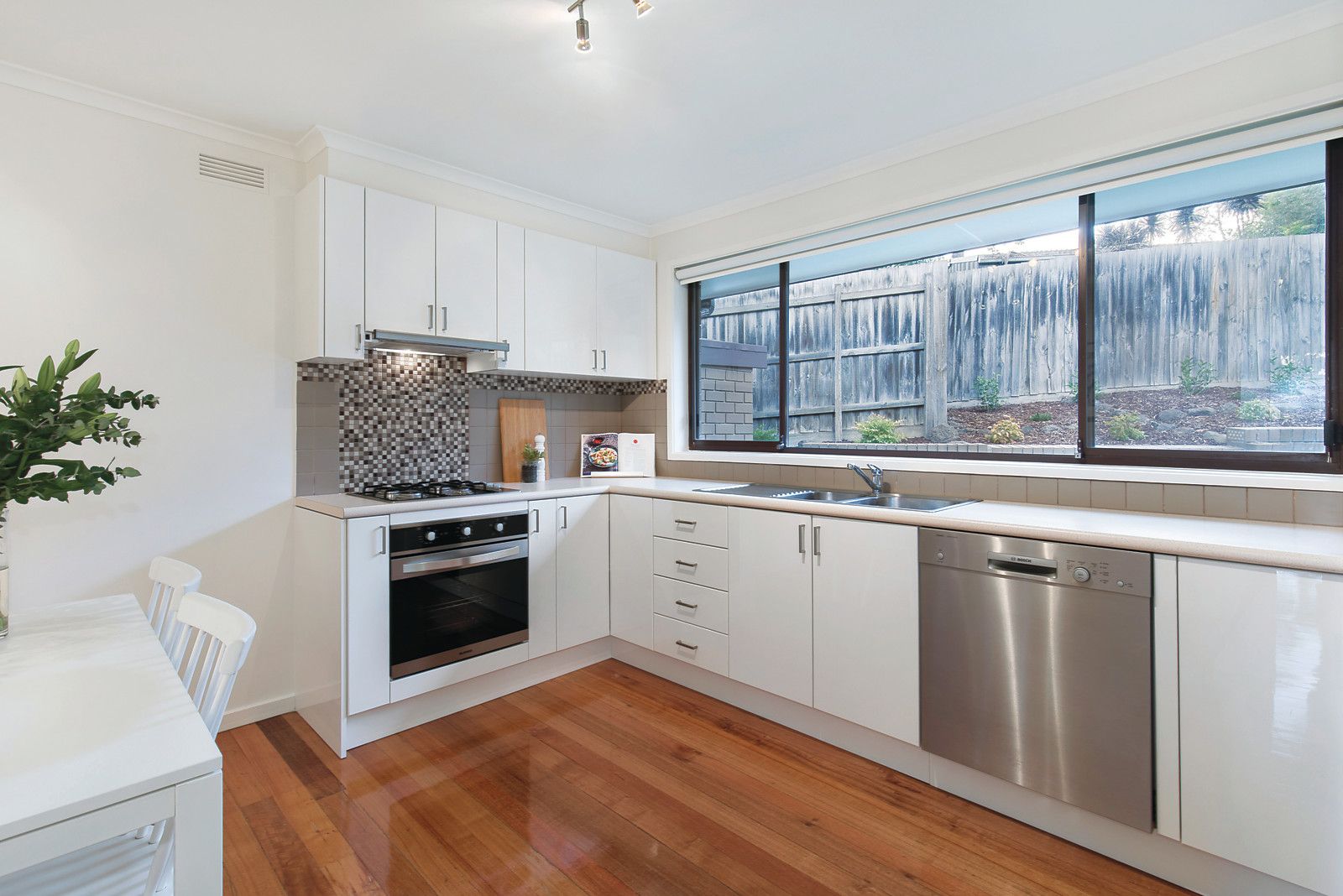 9/19 Elm Street, Surrey Hills VIC 3127, Image 2