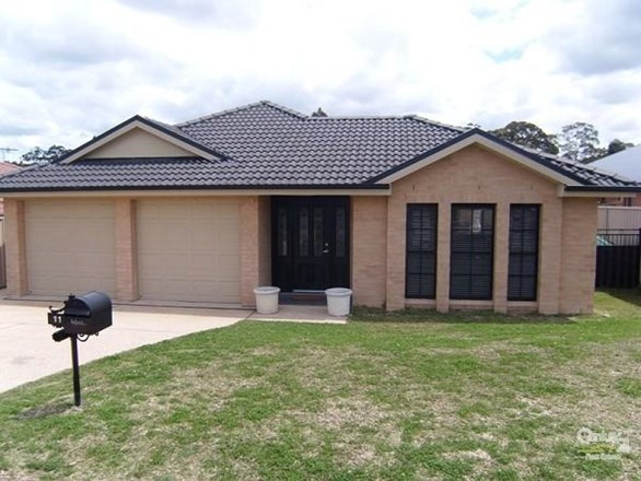 11 Janus Close, Cameron Park NSW 2285