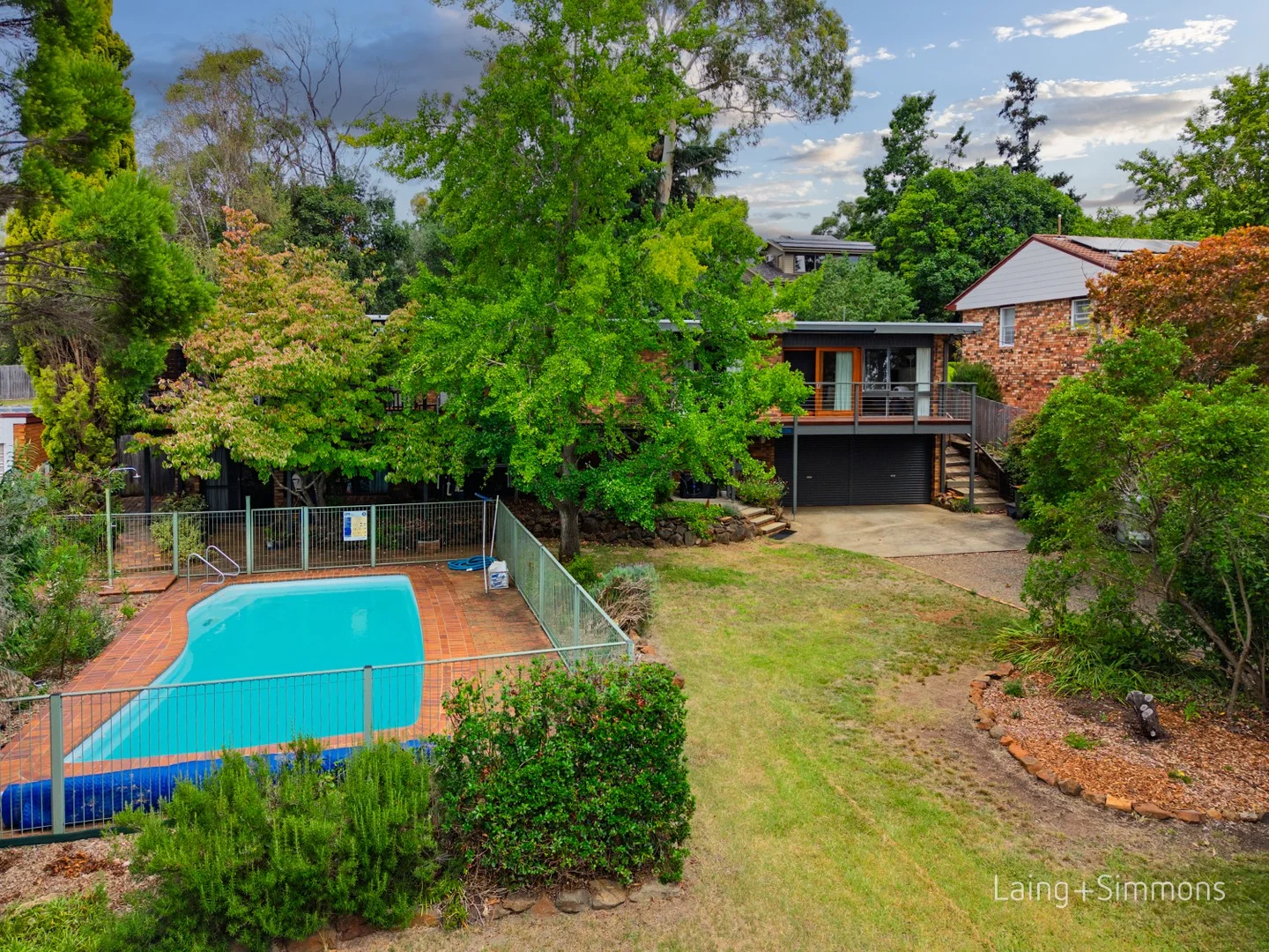 10 Caroline Crescent, Armidale NSW 2350