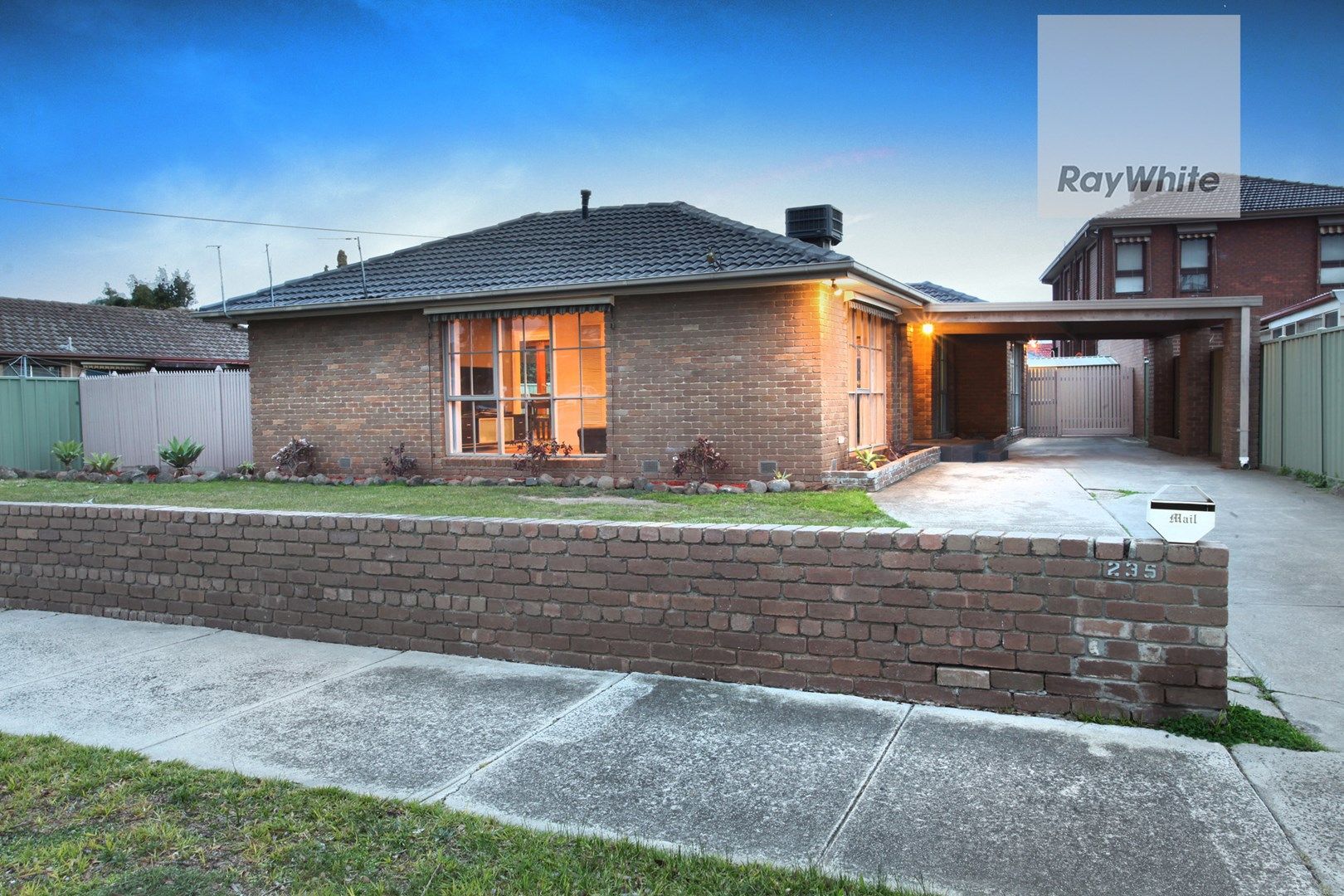 235 Carrick Drive, Gladstone Park VIC 3043