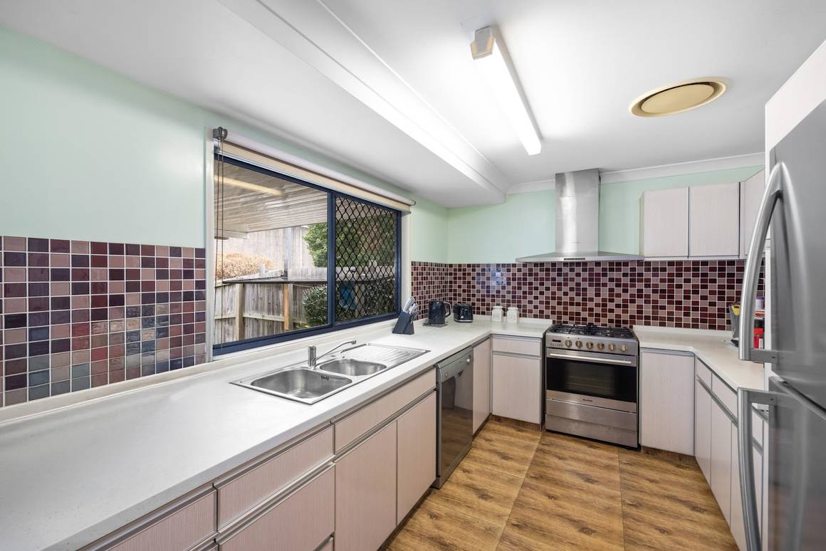 2/21 Rensburg Street Brighton 4017 - Image 4