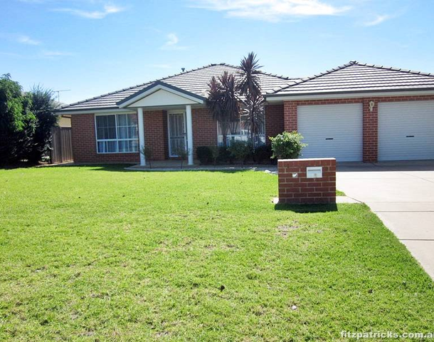 71 Yentoo Drive, Glenfield Park NSW 2650