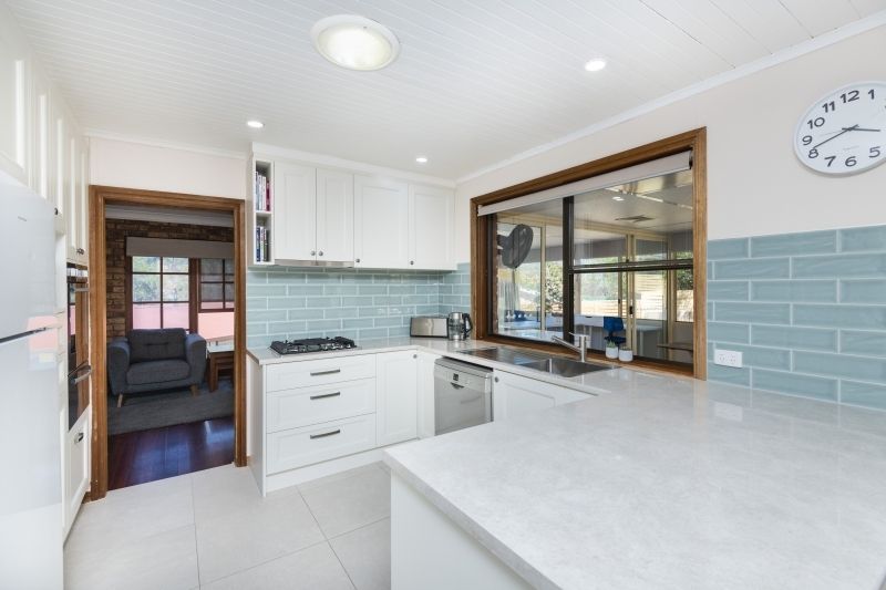 5 Mcinnes Place Queanbeyan Nsw 2620 Domain