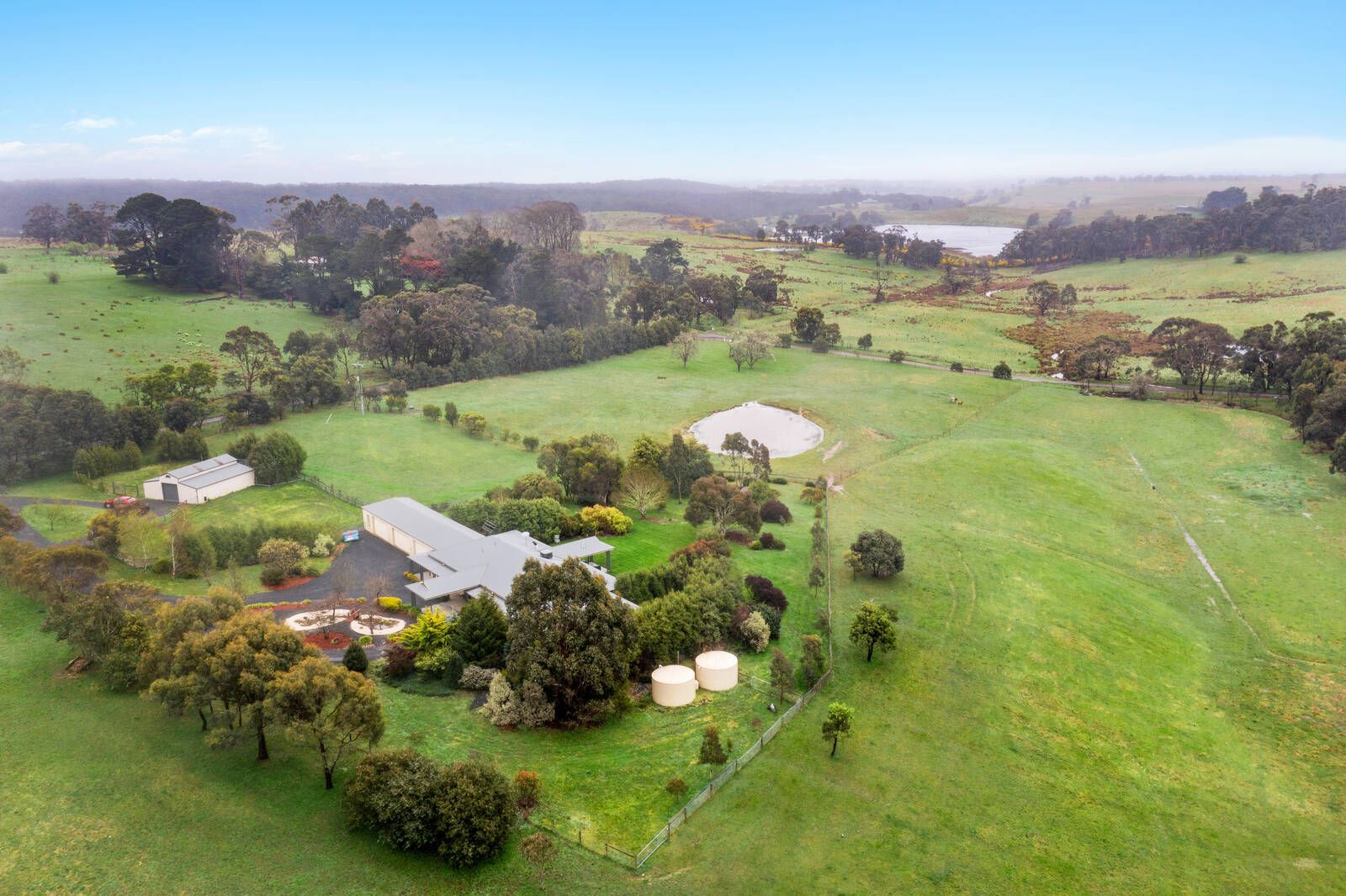 5 bedrooms House in 95 Muntzs Road WOODEND VIC, 3442