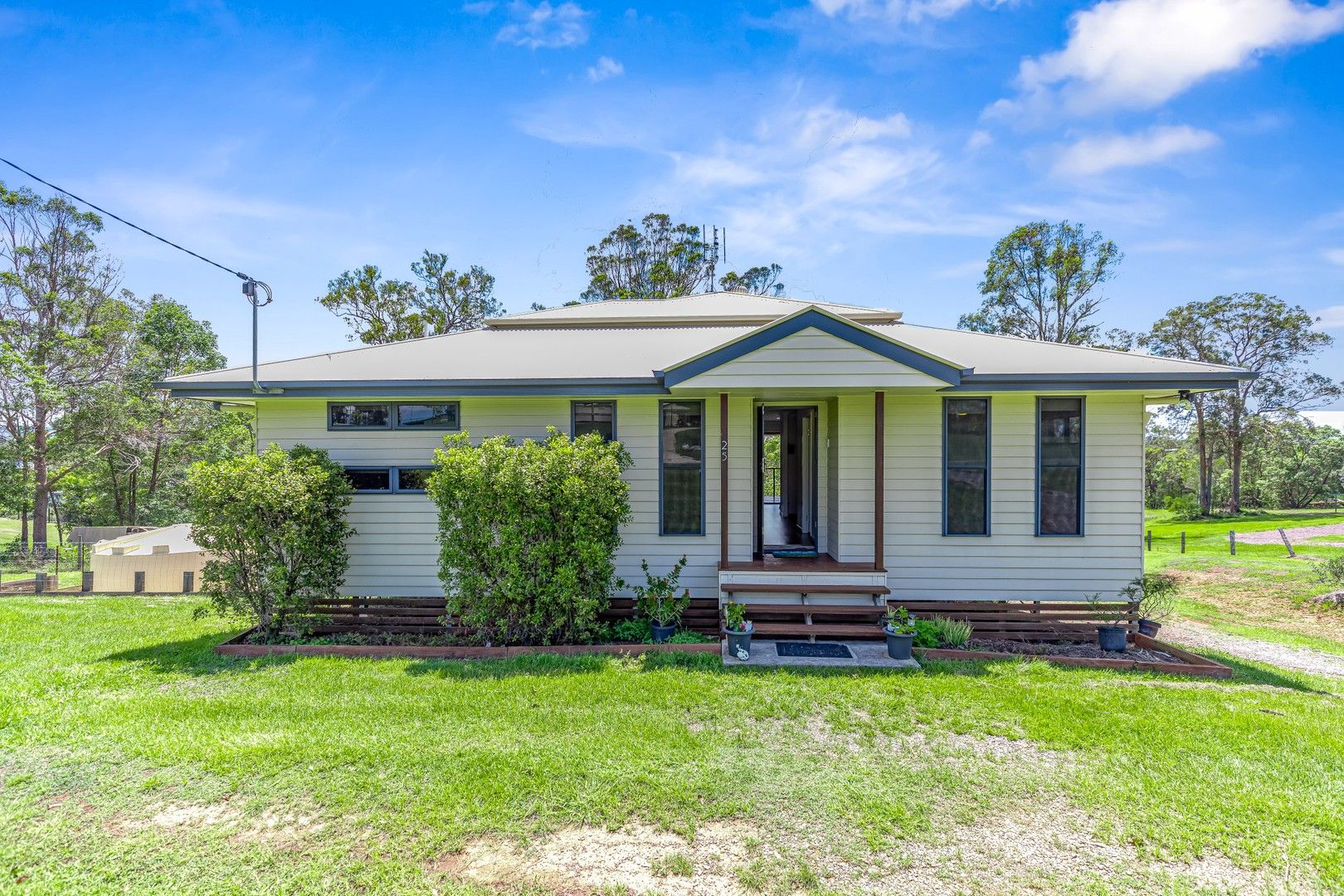 4 bedrooms Apartment / Unit / Flat in 25 Megan Road SOUTHSIDE QLD, 4570