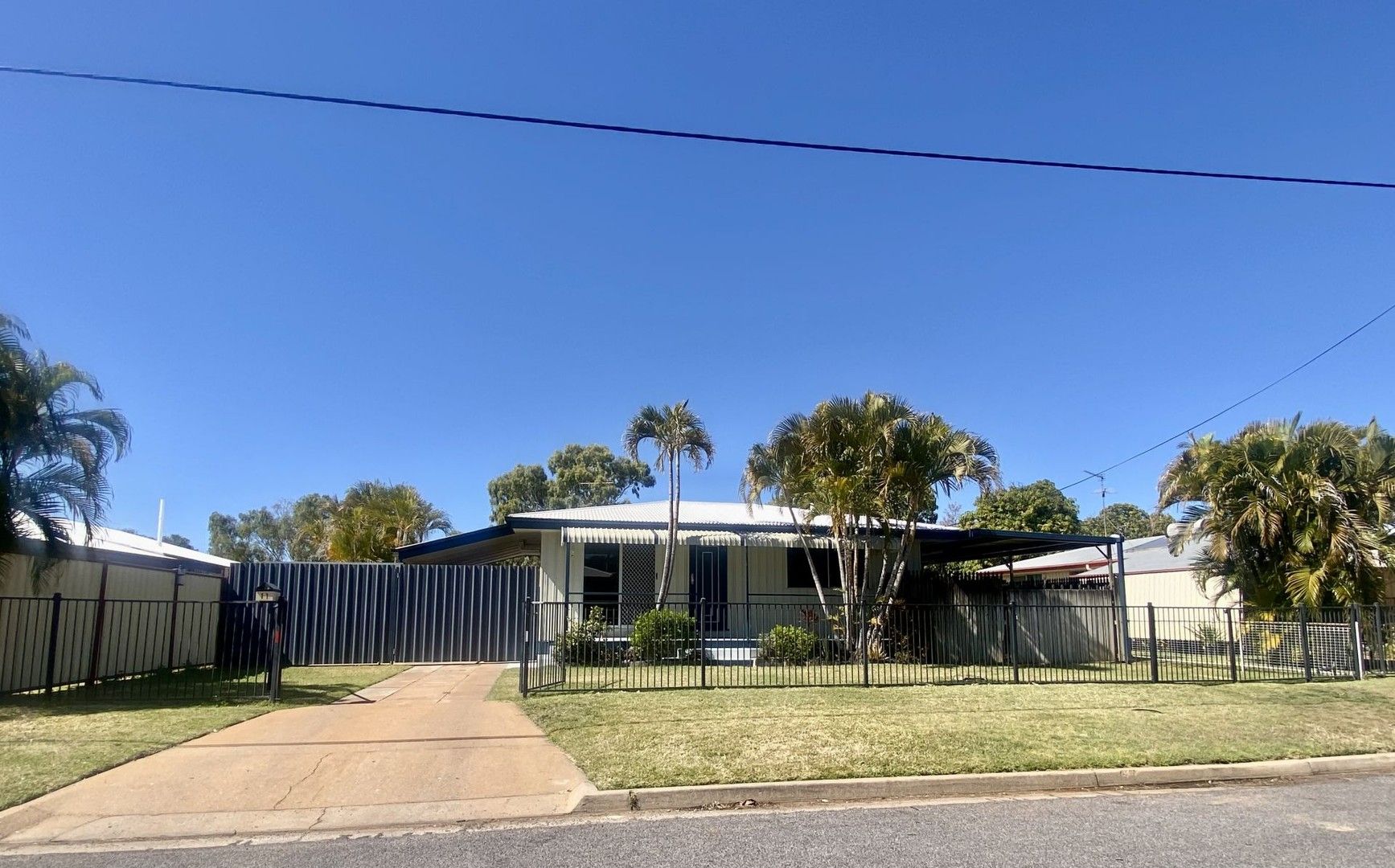 3 bedrooms House in 11 Diamond Crescent MOUNT ISA QLD, 4825