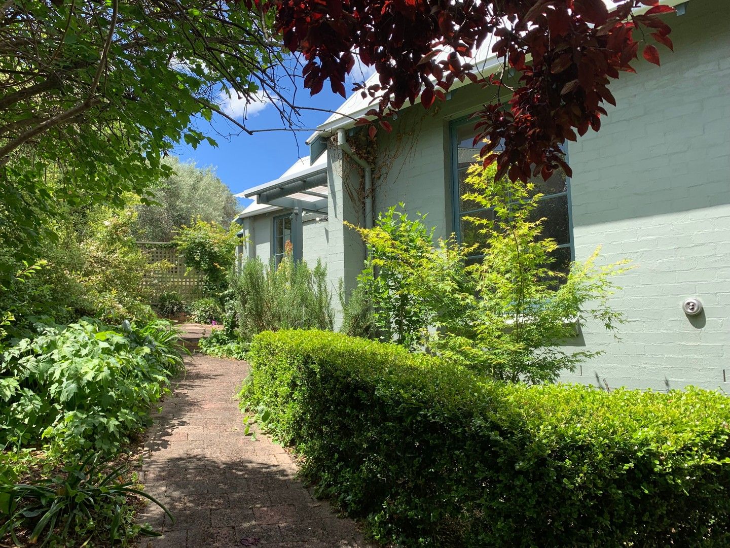 2 bedrooms Townhouse in 1/31 Laurence Avenue ARMIDALE NSW, 2350