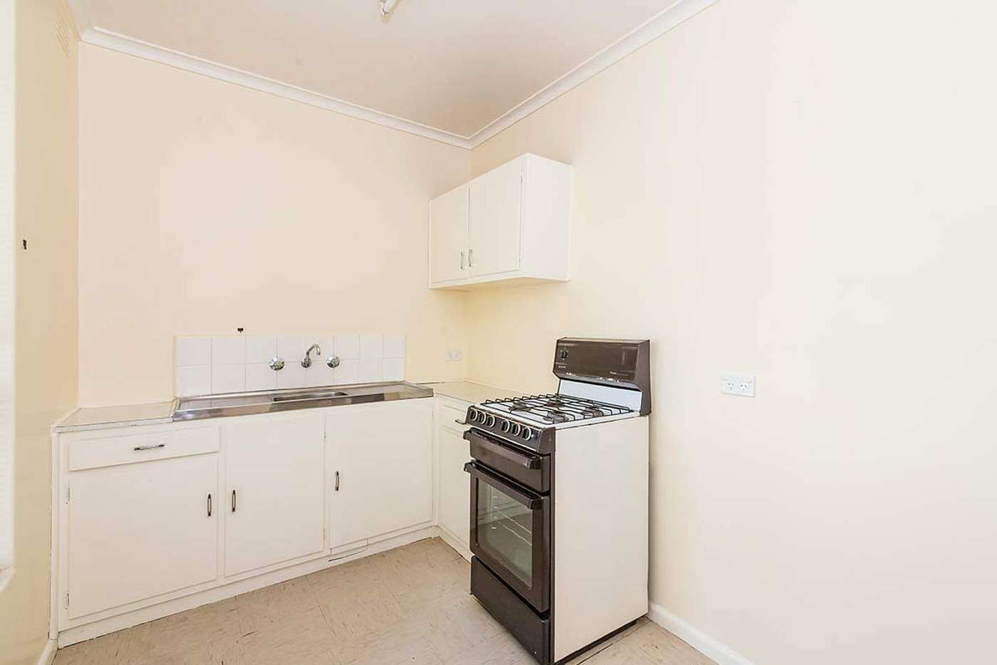 1 bedrooms Apartment / Unit / Flat in 3/25 Omama Road MURRUMBEENA VIC, 3163