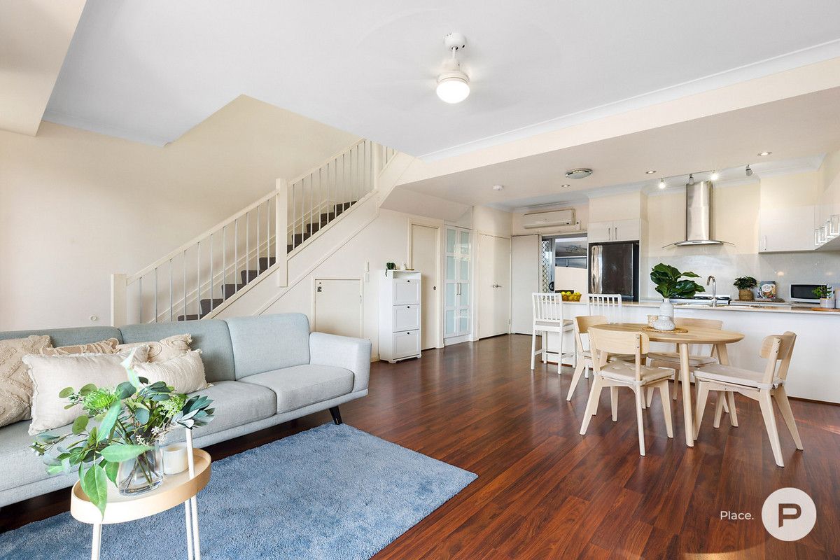 3 bedrooms Apartment / Unit / Flat in 9/5 Daniells Street CARINA QLD, 4152