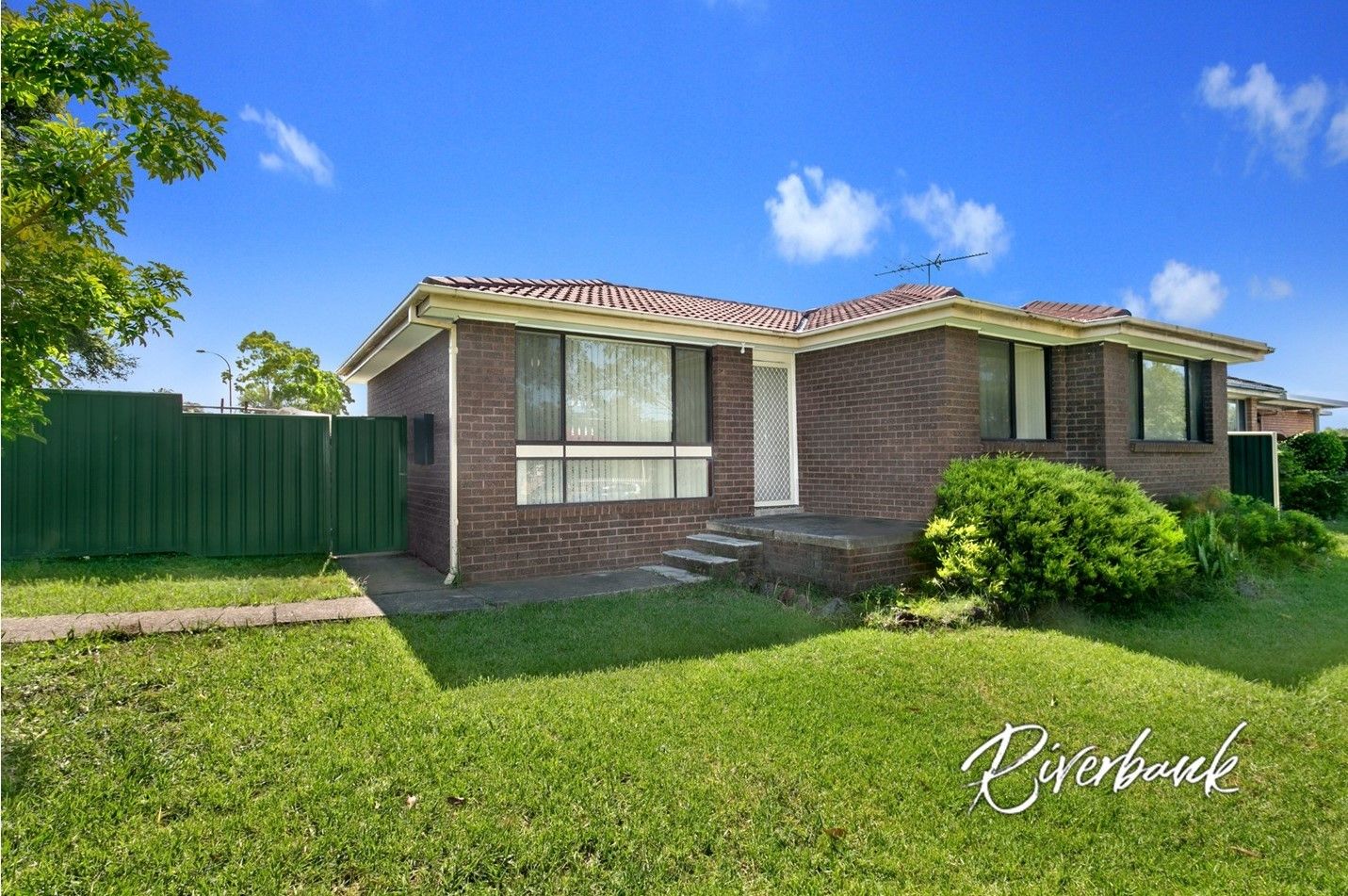 3 bedrooms House in 30 Shawnee Street GREENFIELD PARK NSW, 2176