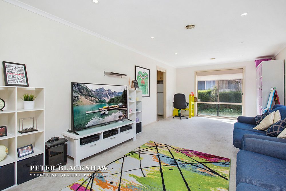 14 Doutney Place, Dunlop ACT 2615, Image 2
