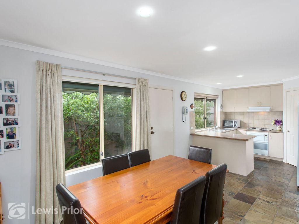 10 Brayden Court, Mitchell Park SA 5043, Image 2