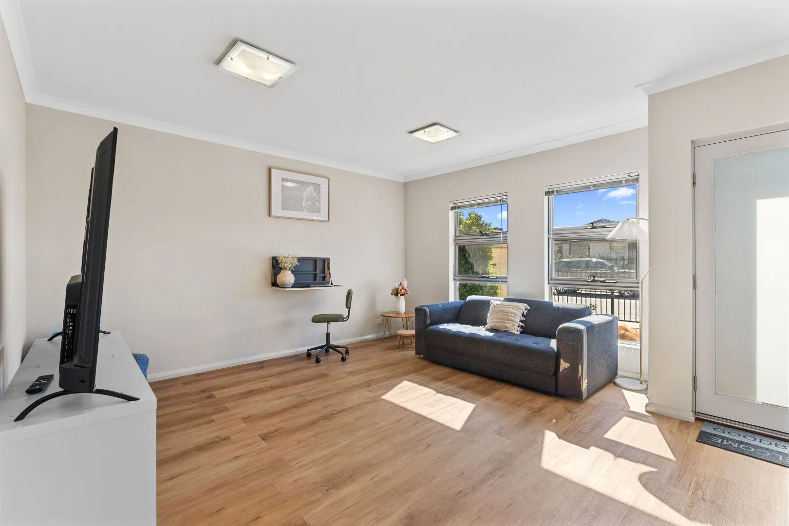 Under Offer with Jayne - View 6