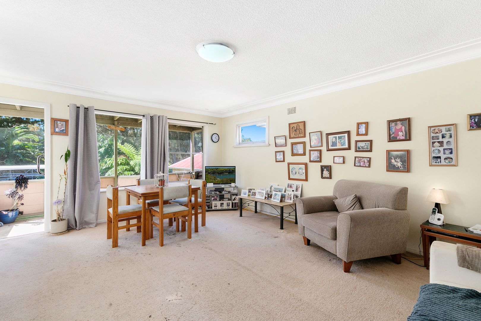 10 Stewart Avenue, Curl Curl NSW 2096, Image 2