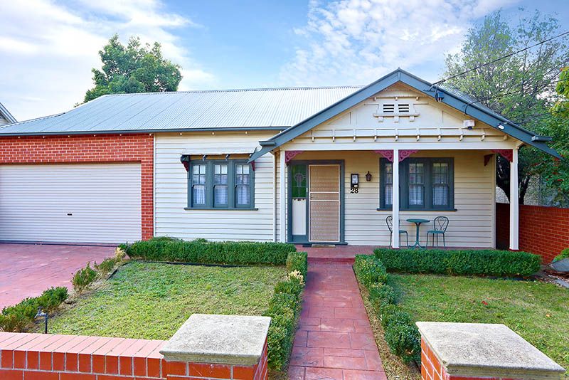 28 Tweedside Street, Essendon VIC 3040, Image 0