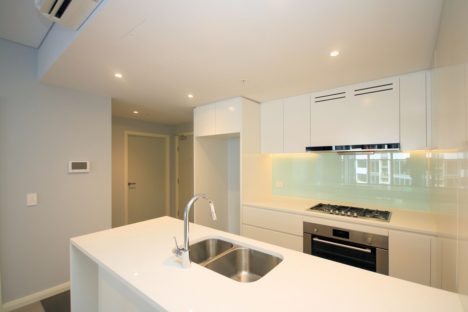 5** / 5 Wentworth Place, Wentworth Point NSW 2127, Image 0