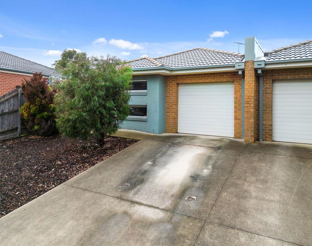 1/13 Silverdale Drive, Darley VIC 3340