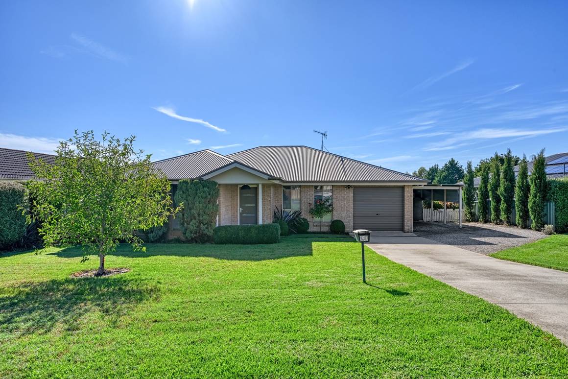 Picture of 20 Oliver Street, BLAYNEY NSW 2799