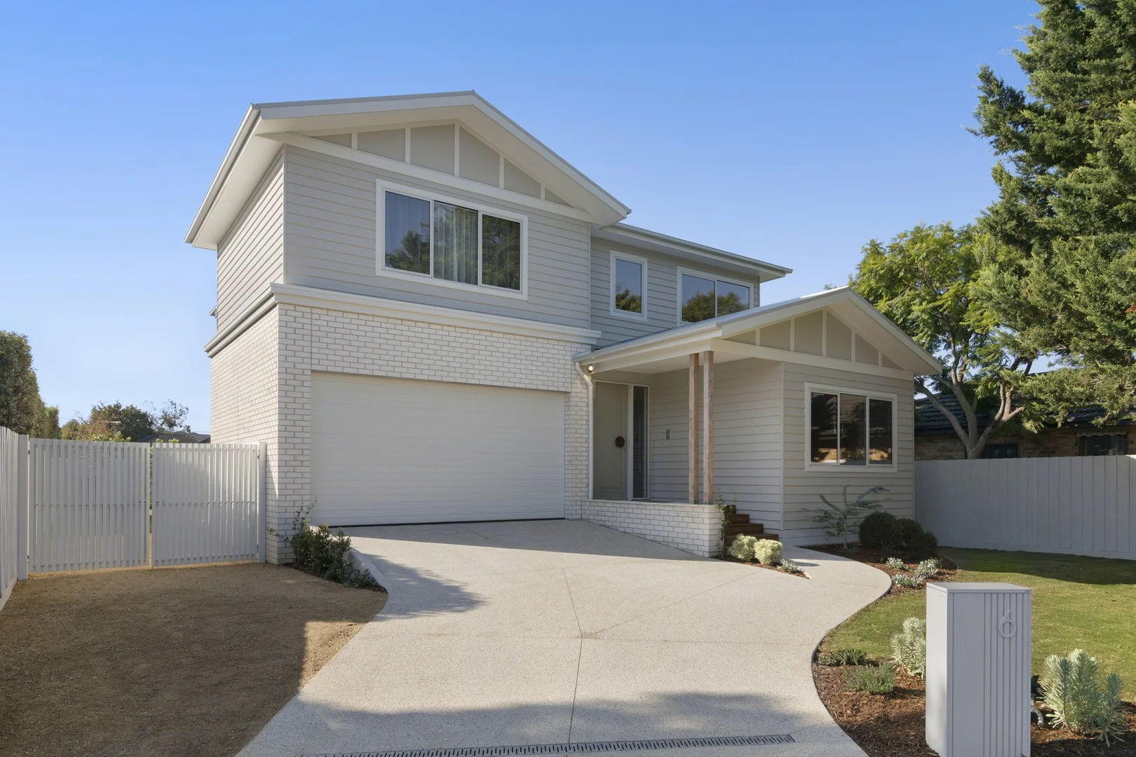 6 Lawborough Avenue, Parkdale VIC 3195