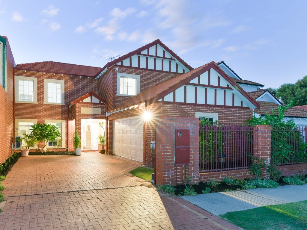 3 bedrooms Townhouse in 15A John Street MOUNT LAWLEY WA, 6050