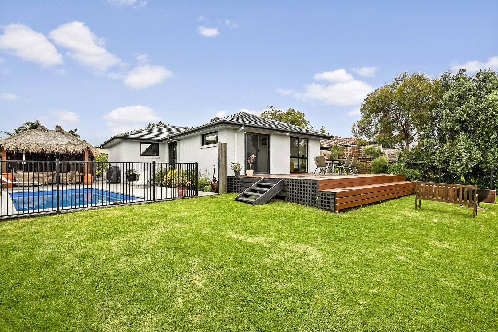 3 bedrooms House in 8 Lakeside Court SAFETY BEACH VIC, 3936