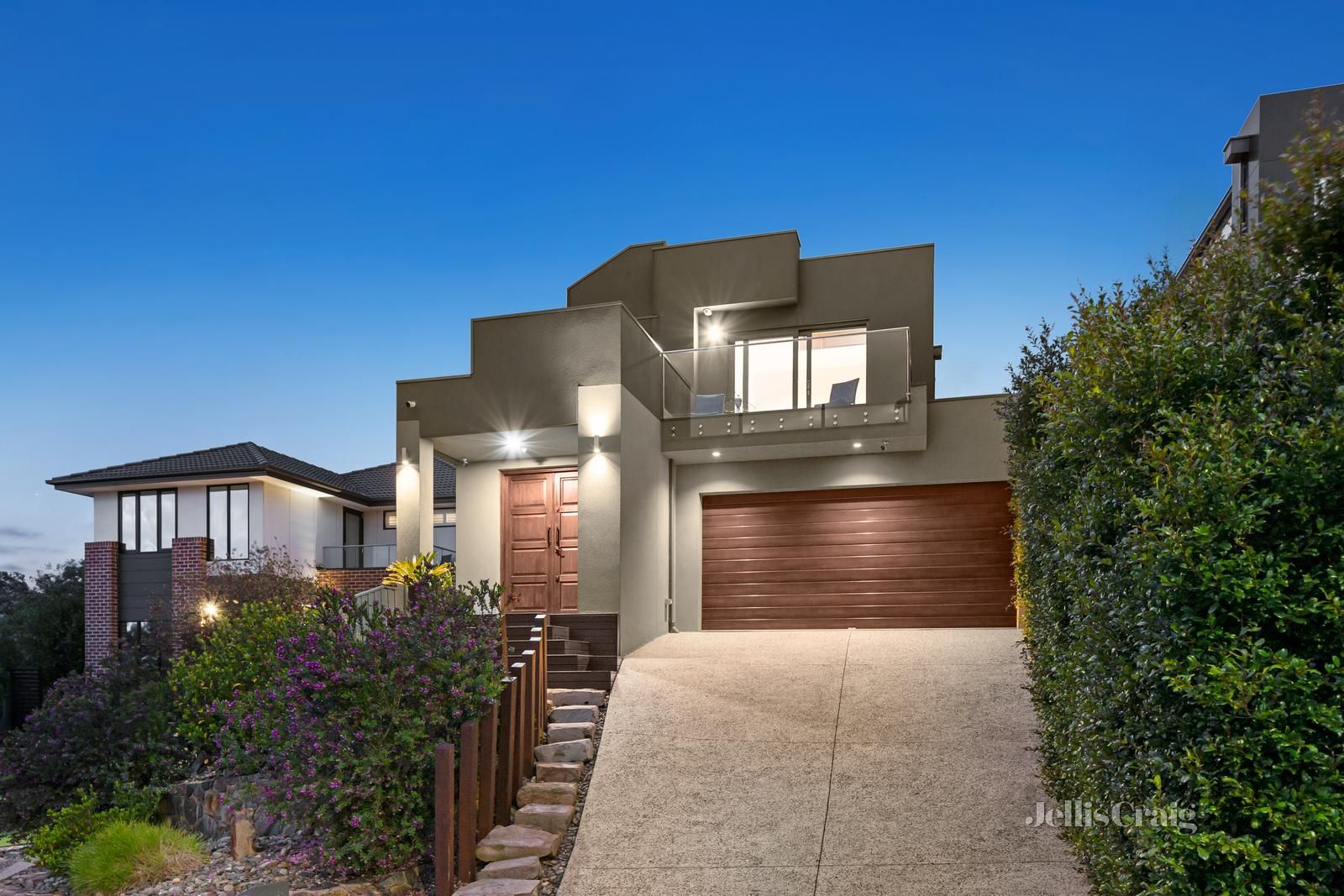 4 bedrooms House in 8 Airdrie Court TEMPLESTOWE LOWER VIC, 3107