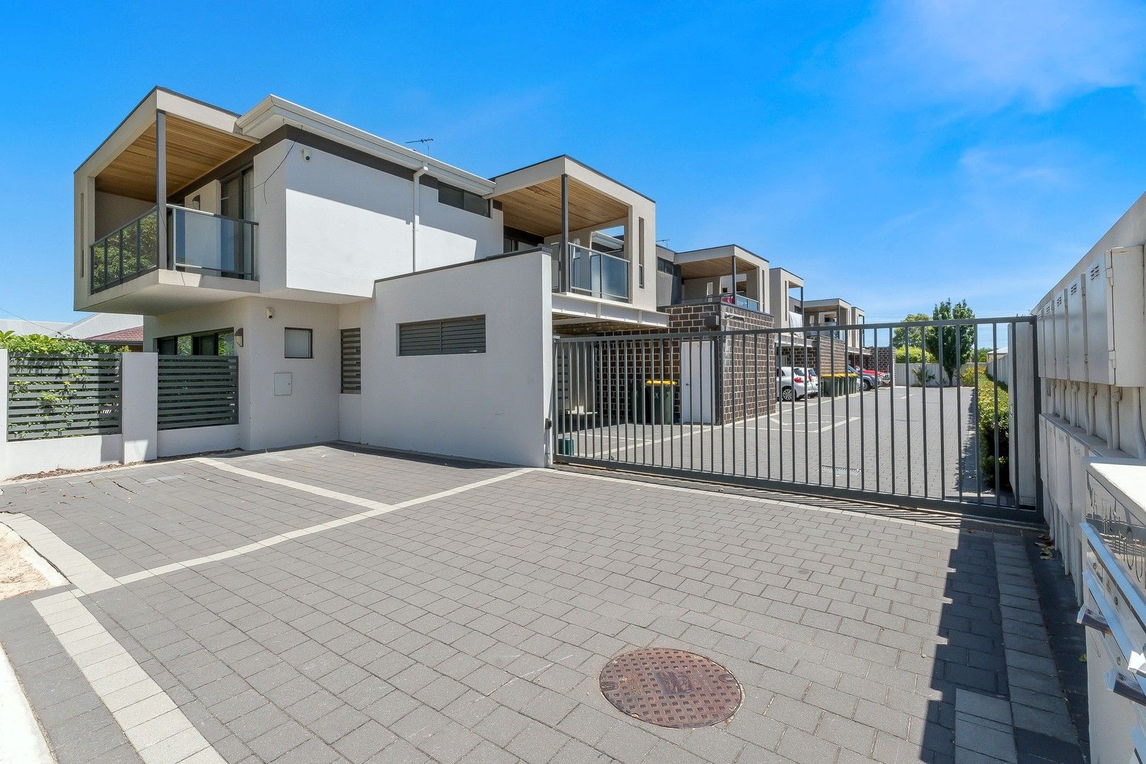 2 bedrooms Apartment / Unit / Flat in 10/45 Mathoura Street MIDLAND WA, 6056